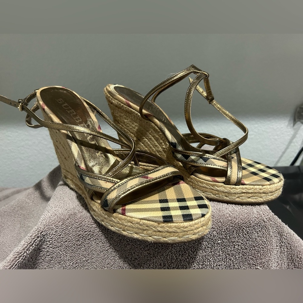 Women’s Burberry sandals with wedge heel